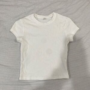 Uniqlo White Crewneck Tee